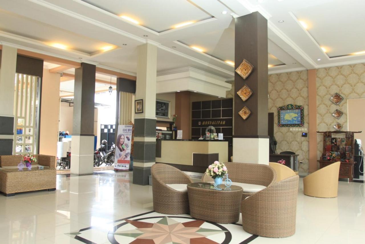Musdalifah Hotel Sumenep Extérieur photo